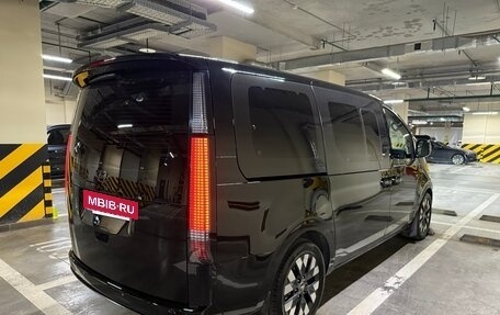 Hyundai Staria, 2021 год, 3 500 000 рублей, 2 фотография