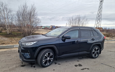 Toyota RAV4, 2020 год, 3 800 000 рублей, 2 фотография