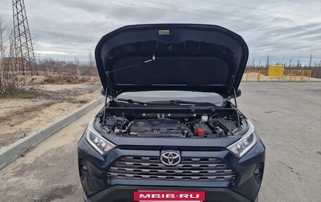 Toyota RAV4, 2020 год, 3 800 000 рублей, 5 фотография