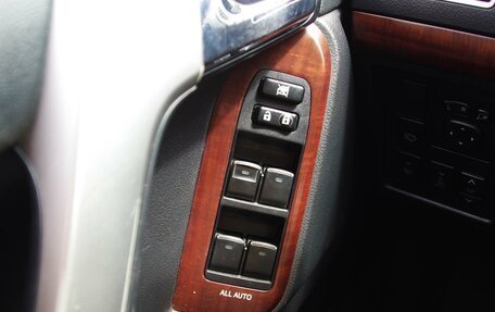 Toyota Land Cruiser Prado 150 рестайлинг 2, 2014 год, 3 299 000 рублей, 25 фотография