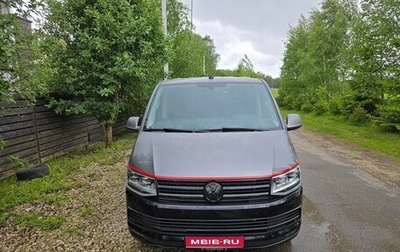 Volkswagen Multivan T6 рестайлинг, 2019 год, 5 400 000 рублей, 1 фотография