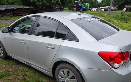 Chevrolet Cruze II, 2011 год, 600 000 рублей, 3 фотография
