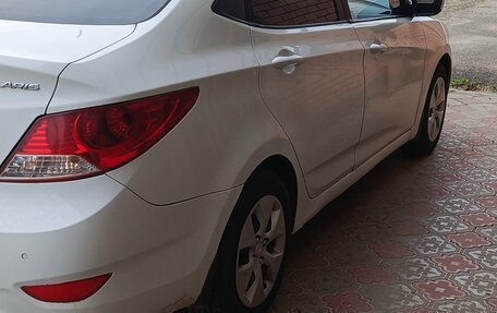 Hyundai Solaris II рестайлинг, 2012 год, 550 000 рублей, 5 фотография