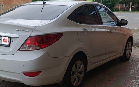 Hyundai Solaris II рестайлинг, 2012 год, 550 000 рублей, 4 фотография