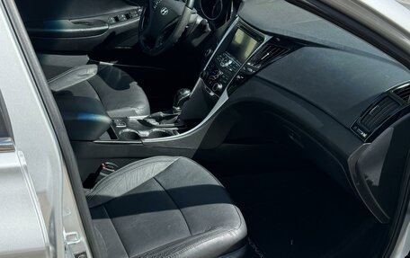 Hyundai Sonata VI, 2011 год, 920 000 рублей, 5 фотография