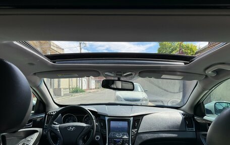 Hyundai Sonata VI, 2011 год, 920 000 рублей, 4 фотография