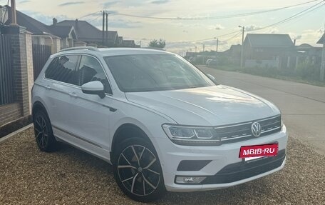 Volkswagen Tiguan II, 2017 год, 2 100 000 рублей, 2 фотография