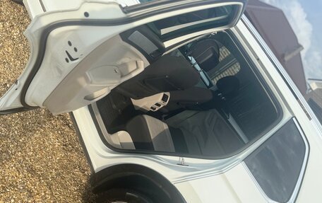 Volkswagen Tiguan II, 2017 год, 2 100 000 рублей, 9 фотография