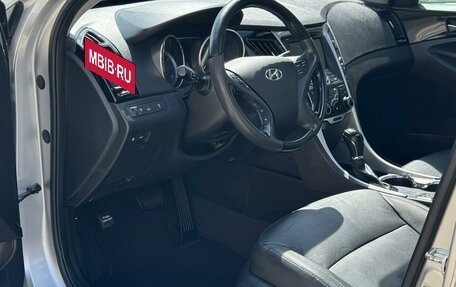 Hyundai Sonata VI, 2011 год, 920 000 рублей, 6 фотография
