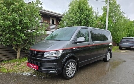Volkswagen Multivan T6 рестайлинг, 2019 год, 5 400 000 рублей, 4 фотография