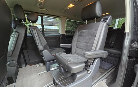 Volkswagen Multivan T6 рестайлинг, 2019 год, 5 400 000 рублей, 13 фотография