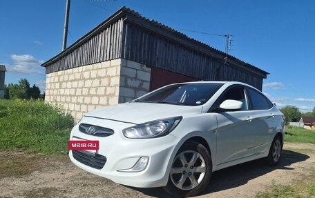 Hyundai Solaris II рестайлинг, 2011 год, 740 000 рублей, 3 фотография