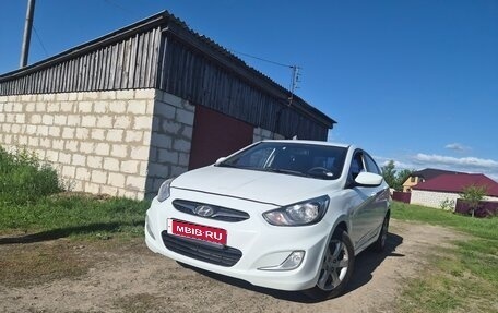 Hyundai Solaris II рестайлинг, 2011 год, 740 000 рублей, 1 фотография