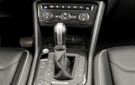 Volkswagen Tiguan II, 2018 год, 2 730 000 рублей, 12 фотография