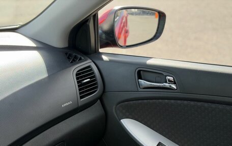 Hyundai Solaris II рестайлинг, 2012 год, 830 000 рублей, 28 фотография