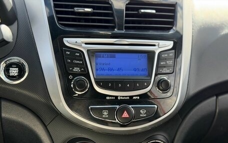 Hyundai Solaris II рестайлинг, 2012 год, 830 000 рублей, 24 фотография