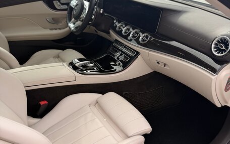 Mercedes-Benz E-Класс, 2017 год, 4 750 000 рублей, 10 фотография