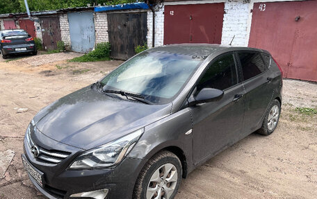 Hyundai Solaris II рестайлинг, 2015 год, 510 000 рублей, 2 фотография