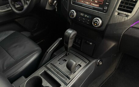 Mitsubishi Pajero IV, 2011 год, 2 780 000 рублей, 25 фотография