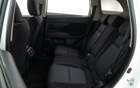 Mitsubishi Outlander III рестайлинг 3, 2022 год, 2 498 999 рублей, 9 фотография