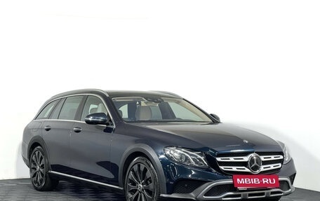 Mercedes-Benz E-Класс, 2017 год, 3 229 000 рублей, 3 фотография