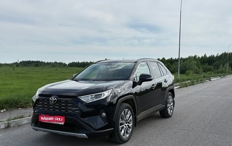 Toyota RAV4, 2021 год, 4 100 000 рублей, 1 фотография