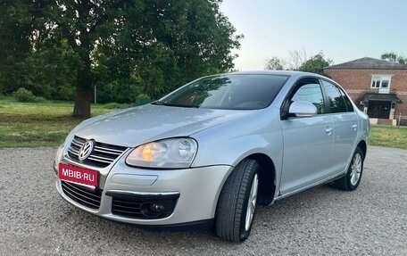 Volkswagen Jetta VI, 2010 год, 630 000 рублей, 1 фотография