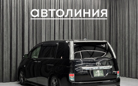 Toyota ISis I, 2012 год, 1 200 000 рублей, 5 фотография