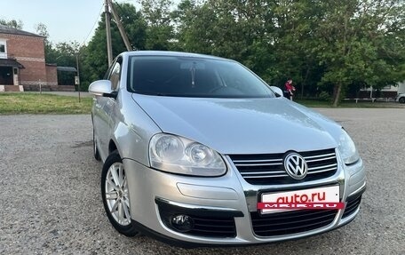 Volkswagen Jetta VI, 2010 год, 630 000 рублей, 2 фотография