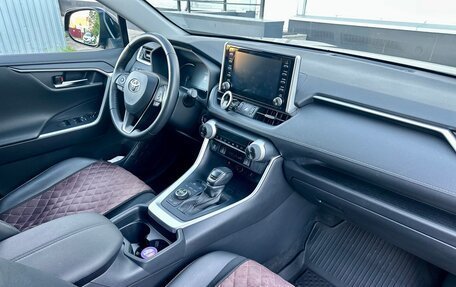 Toyota RAV4, 2021 год, 4 239 000 рублей, 9 фотография
