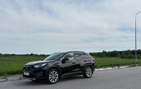 Toyota RAV4, 2021 год, 4 100 000 рублей, 2 фотография