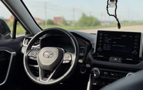 Toyota RAV4, 2021 год, 4 100 000 рублей, 13 фотография