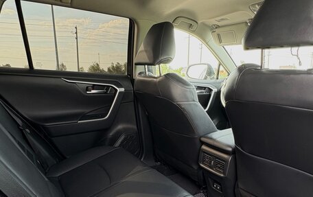 Toyota RAV4, 2021 год, 4 100 000 рублей, 14 фотография