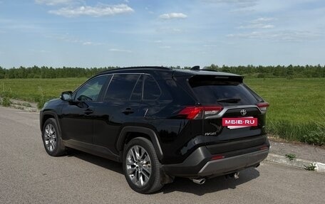 Toyota RAV4, 2021 год, 4 100 000 рублей, 7 фотография
