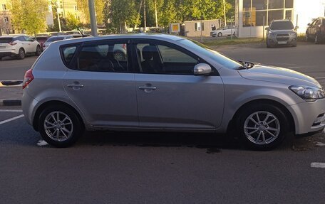 KIA cee'd I рестайлинг, 2010 год, 650 000 рублей, 4 фотография