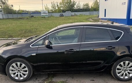 Opel Astra J, 2010 год, 700 000 рублей, 13 фотография
