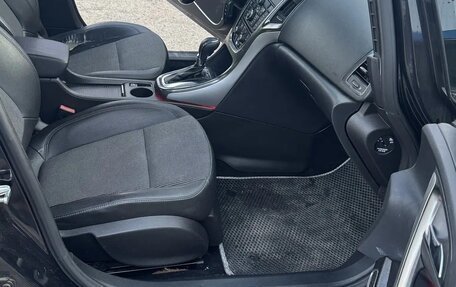 Opel Astra J, 2010 год, 700 000 рублей, 8 фотография