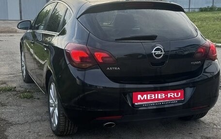 Opel Astra J, 2010 год, 700 000 рублей, 2 фотография