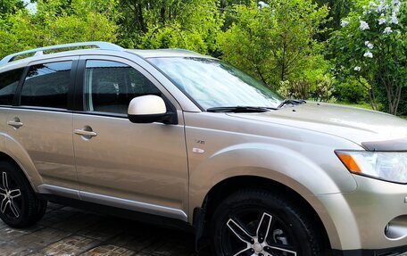 Mitsubishi Outlander III рестайлинг 3, 2008 год, 950 000 рублей, 3 фотография