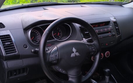 Mitsubishi Outlander III рестайлинг 3, 2008 год, 950 000 рублей, 30 фотография