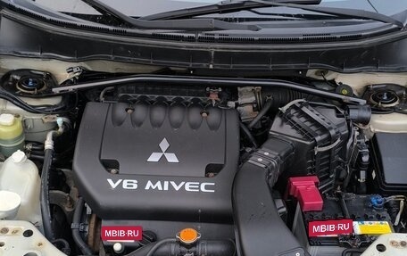 Mitsubishi Outlander III рестайлинг 3, 2008 год, 950 000 рублей, 18 фотография