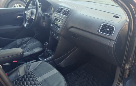 Volkswagen Polo VI (EU Market), 2012 год, 670 000 рублей, 18 фотография