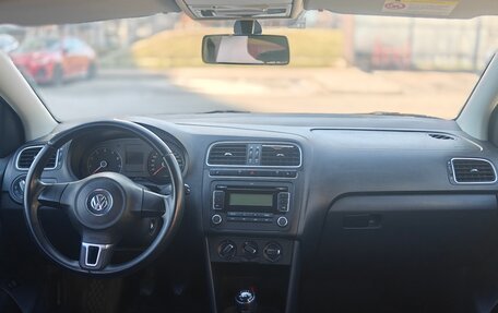 Volkswagen Polo VI (EU Market), 2012 год, 670 000 рублей, 19 фотография