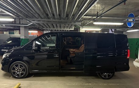 Mercedes-Benz V-Класс, 2023 год, 9 500 000 рублей, 3 фотография