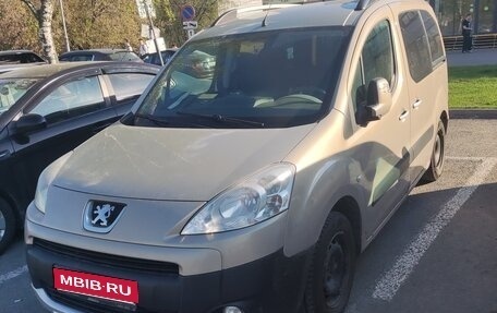 Peugeot Partner II рестайлинг 2, 2011 год, 650 000 рублей, 1 фотография