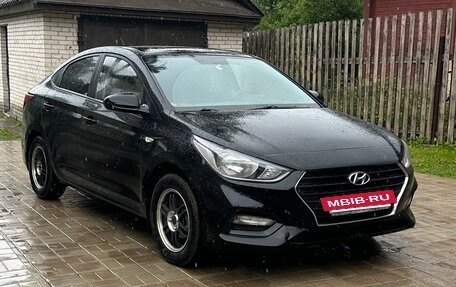 Hyundai Solaris II рестайлинг, 2018 год, 1 000 000 рублей, 2 фотография