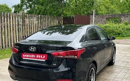 Hyundai Solaris II рестайлинг, 2018 год, 1 000 000 рублей, 6 фотография