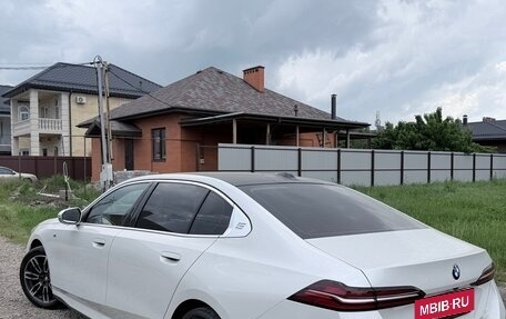 BMW 5 серия, 2024 год, 6 750 000 рублей, 2 фотография