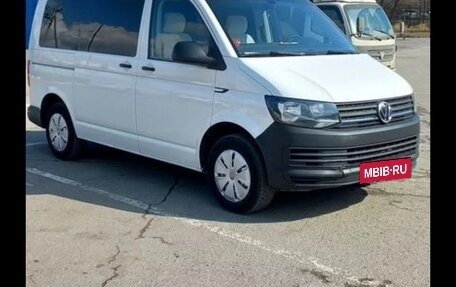 Volkswagen Caravelle T6 рестайлинг, 2016 год, 2 380 000 рублей, 3 фотография