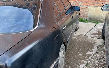 Mercedes-Benz E-Класс, 1997 год, 165 000 рублей, 3 фотография